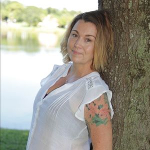 Meet your Posher, Lara e